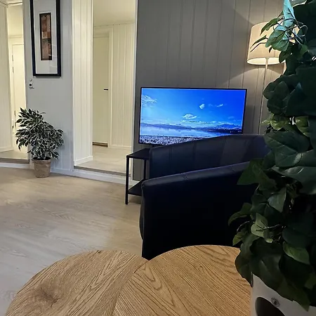 Sentral Leilighet Med 3 Soverom Og Kjokken - Mare Tromsø Eksteriør bilde